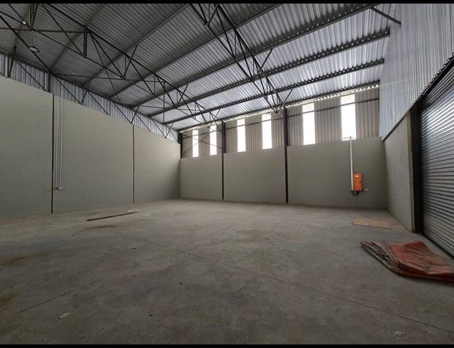 350M² WAREHOUSE TO LET IN CLEVELAND